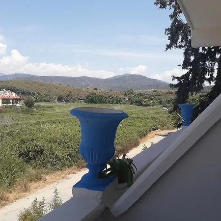 هيرا بيتش هوتل جي سي آر *